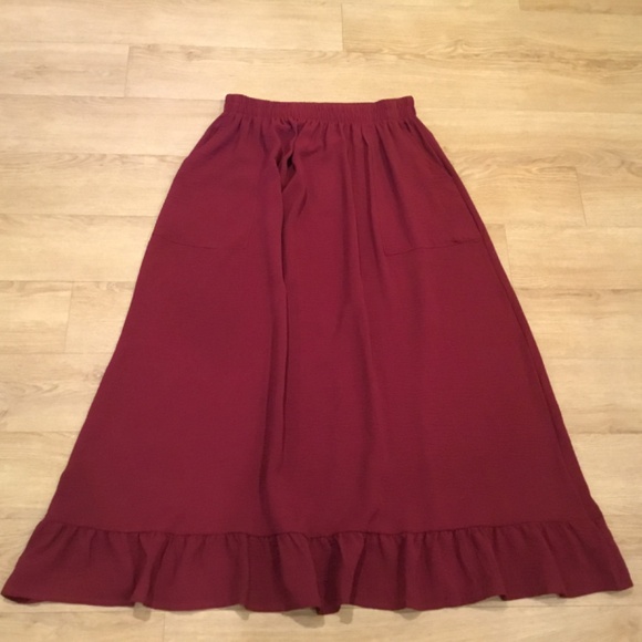 NWT Berydress Burgundy Maxi Skirt Size Medium - Picture 3 of 5